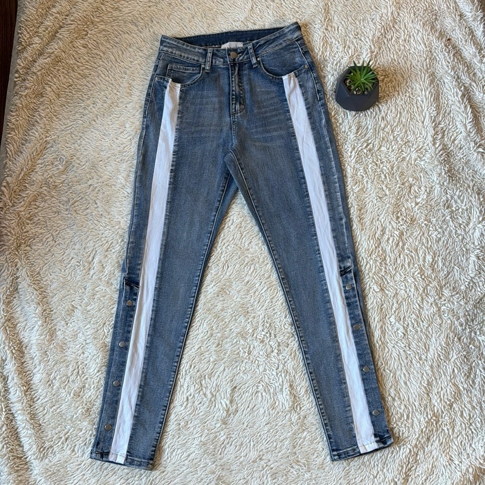 Hayden Stretch Snap Contrast Panel Jeans Size Small - Picture 2 of 15